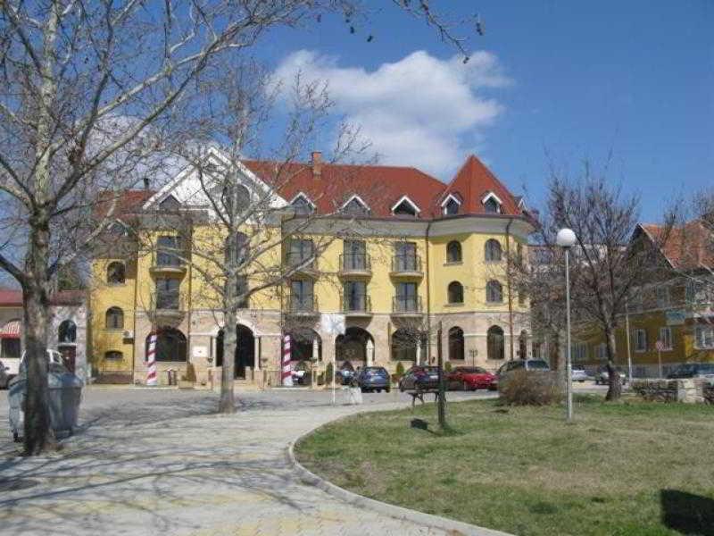 Hotel Chinar Хисаря Экстерьер фото
