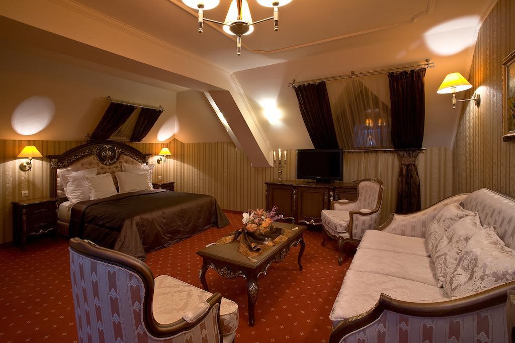 Hotel Chinar Хисаря Экстерьер фото
