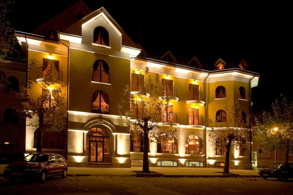 Hotel Chinar Хисаря Экстерьер фото