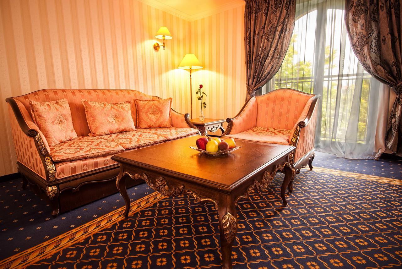 Hotel Chinar Хисаря Экстерьер фото